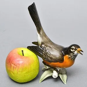 Коллекционная Фарфоровая статуэтка «Птица - Американский дрозд», Hutschenreuther Германия. 