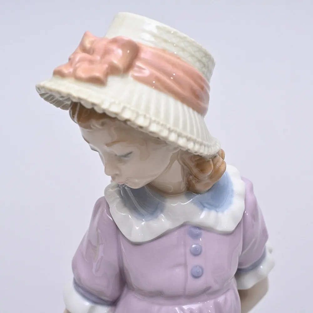 Коллекционная Фарфоровая статуэтка «Девочка с куклой», Lladro Испания, 1978 год.