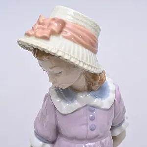 Коллекционная Фарфоровая статуэтка «Девочка с куклой», Lladro Испания, 1978 год.