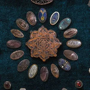 Коллекционное Панно - Картина «Старинные Элементы Украшения одежды», Россия конец XIX - начало ХХ века.