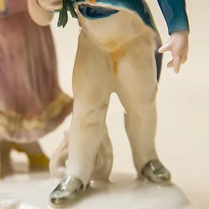 Редкость!!! Фарфоровая Статуэтка «Букет для Мамы», Карл Энс / Karl Ens, Германия, 30-е гг.