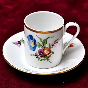 Редкость! Коллекционная Кофейная Пара «Садовый букет», фарфор Hochster Porzellan, Германия - 1947 год.