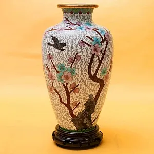 Винтажная Ваза «Цветение Сакуры» в технике « Клуазоне» Китай 50 -е годы ХХ века Н -26 см.