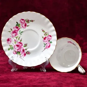 Коллекционная Фарфоровая Чайная пара «Садовая Роза», ROYAL ALBERT Англия, вторая половина ХХ века.