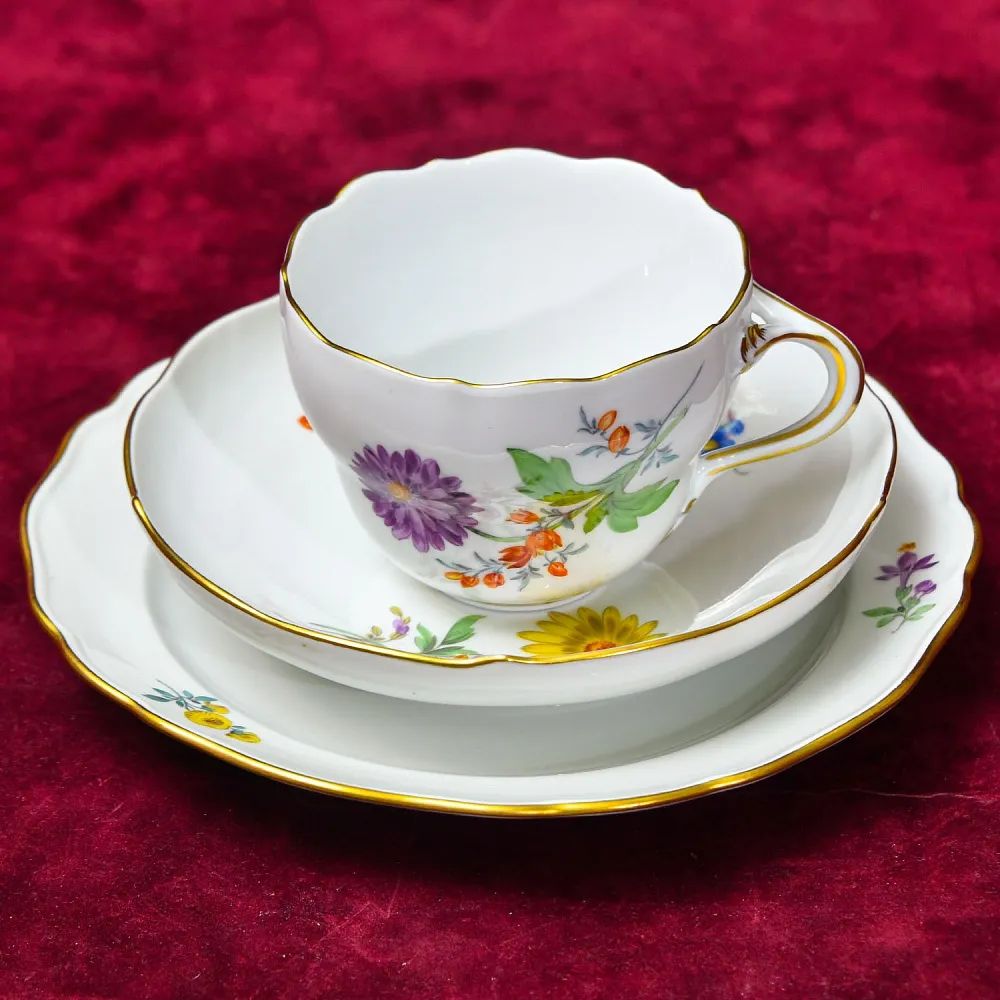 Чайная фарфоровая пара+Тарелка (Тройка) серии BLUME Фарфор MEISSEN / МЕЙСЕН Германия.