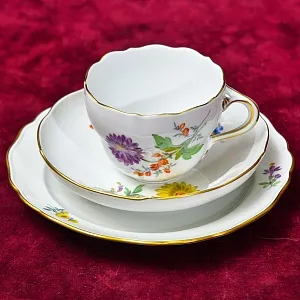 Чайная фарфоровая пара+Тарелка (Тройка) серии BLUME Фарфор MEISSEN / МЕЙСЕН Германия.