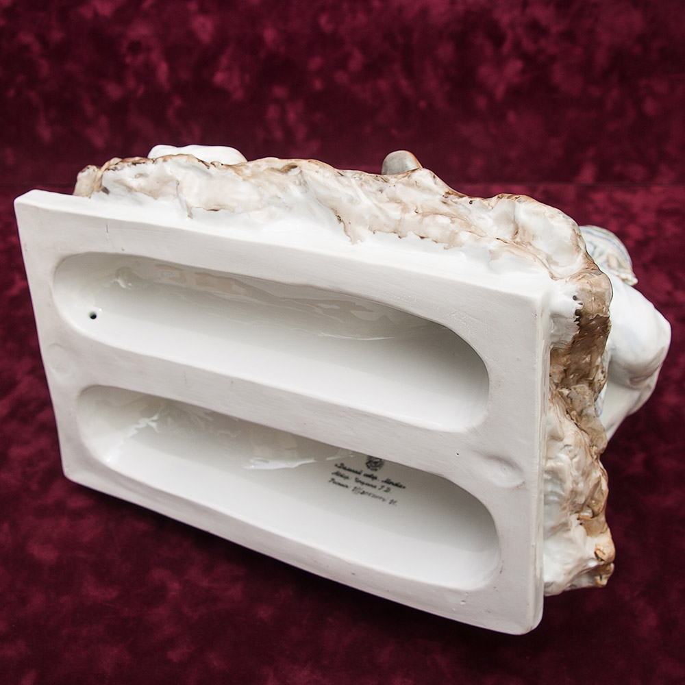 Большая Коллекционная Фарфоровая статуэтка «Дальний Север», Россия ДФЗ Дулево.