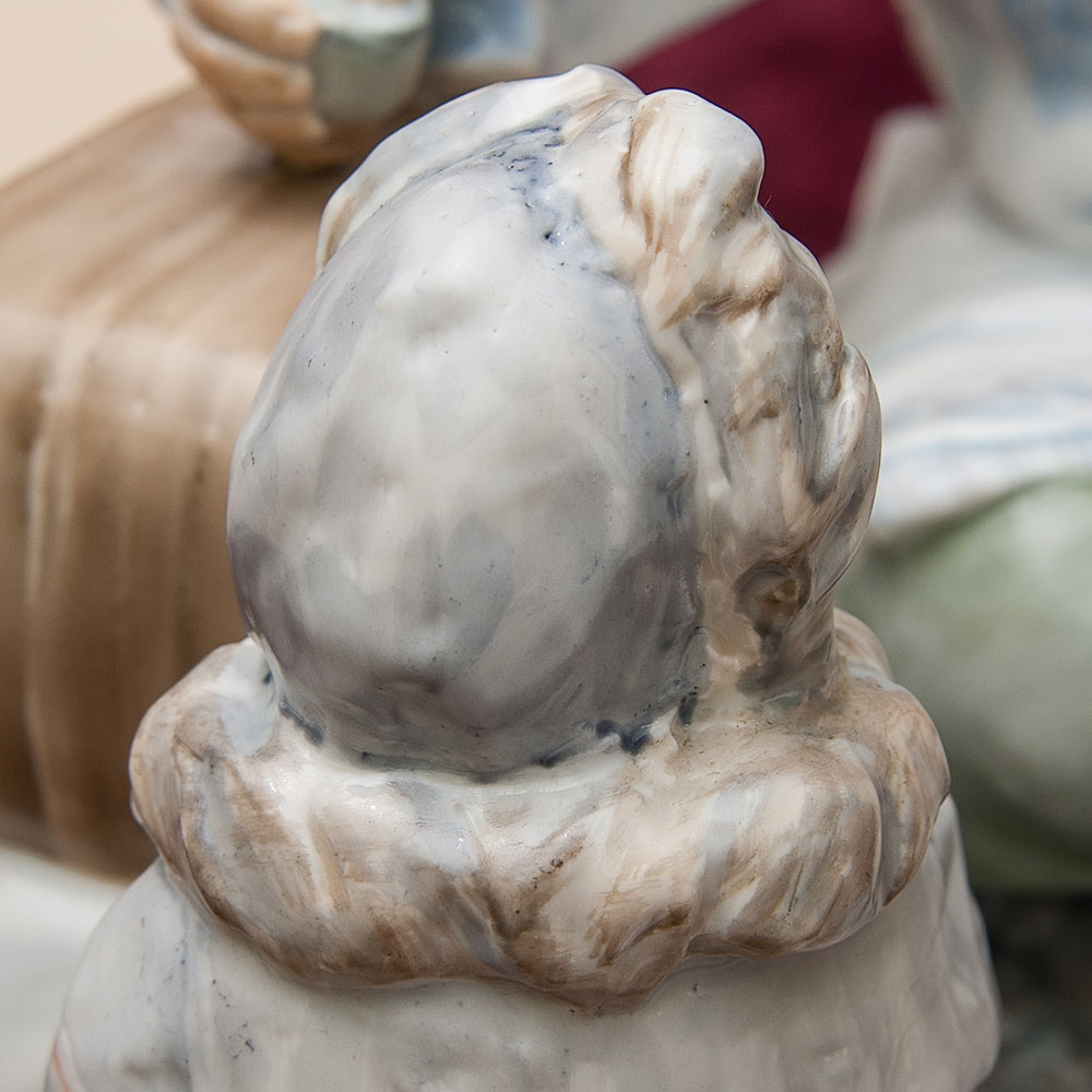 Большая Коллекционная Фарфоровая статуэтка «Дальний Север», Россия ДФЗ Дулево.