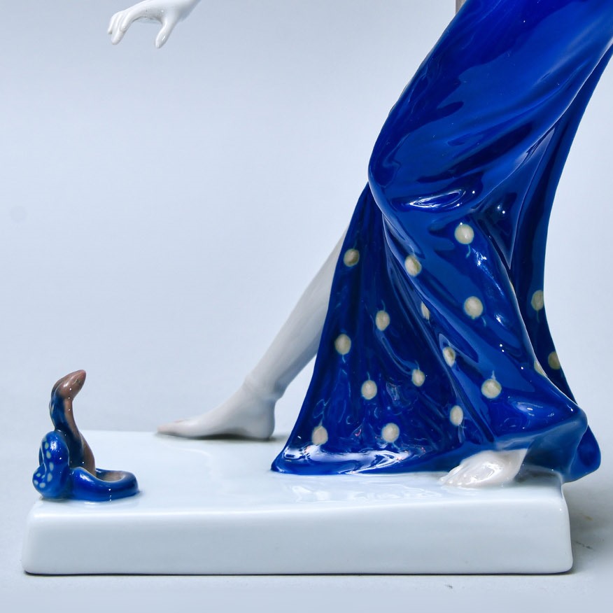 Редкость! Антикварная Фарфоровая статуэтка «Заклинательница змей», ROSENTHAL Германия -1919 год.