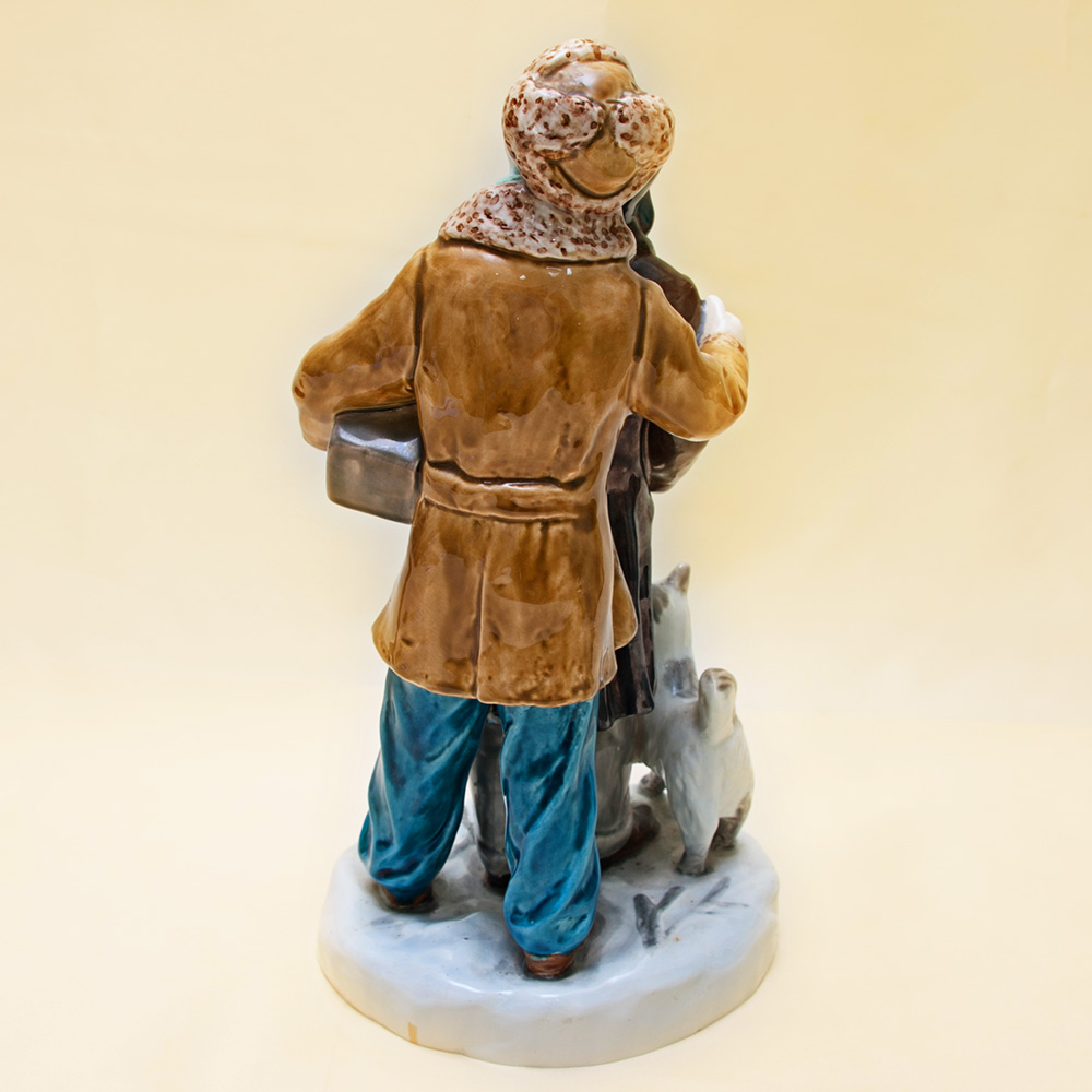 Большая Коллекционная статуэтка «Друзья птиц», Фаянс ЗиК Конаково, СССР - 1955 год.