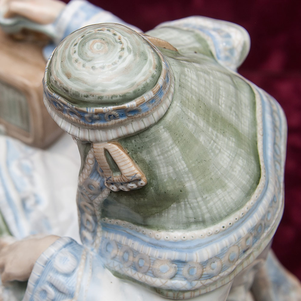 Большая Коллекционная Фарфоровая статуэтка «Дальний Север», Россия ДФЗ Дулево.