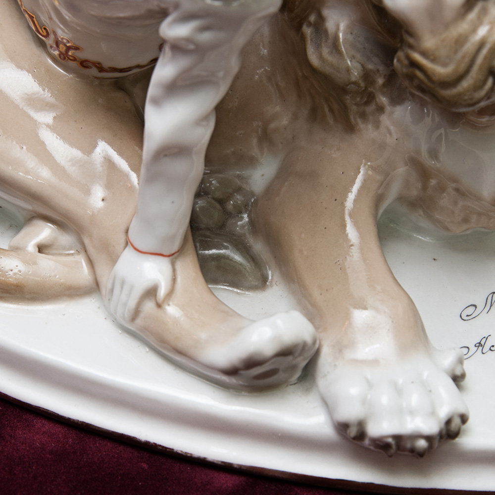  Коллекционная Фарфоровая статуэтка «Укротительница Ирина Бугримова и лев Цезарь», СССР ЛЗФИ, 50-е годы.