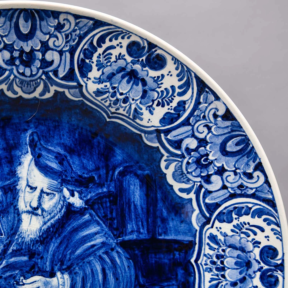 Коллекционная Тарелка - Настенное Блюдо «Ювелир - Весовщик золота», DELFTs  Голландия - первая половина ХХ века. 