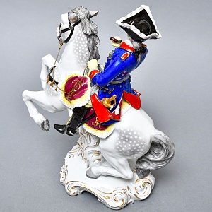 Антикварная Фарфоровая статуэтка «Старый Фриц. Король Пруссии Фридрих II на коне», SITZENDORF Германия.