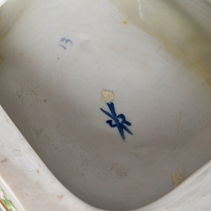 Коллекционная статуэтка «Модница в шляпке», Фарфор, SITZENDORF Германия, первая половина ХХ века.