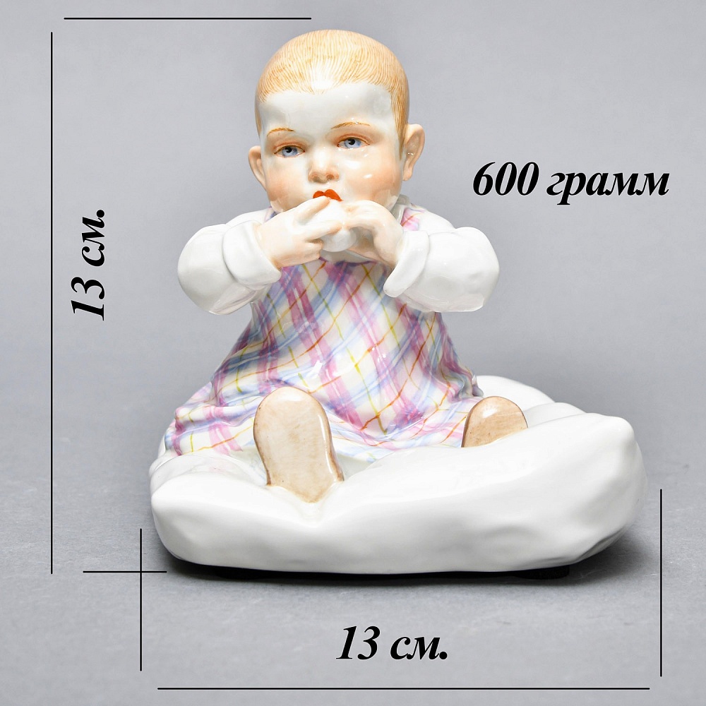 Коллекционная Фарфоровая статуэтка «Дети Хеншеля. Ребёнок, сидящий на подушке», Meissen Германия. 
