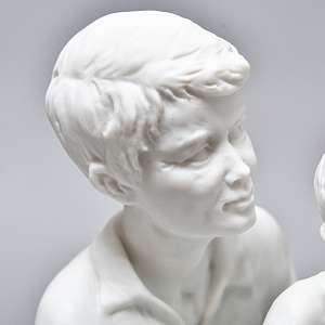 Редкая!!! Коллекционная Фарфоровая Статуэтка «Отец и Сын», Kaiser, Германия -1979 год.