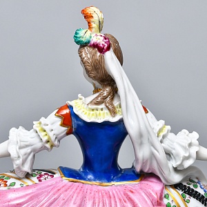 Антикварная статуэтка «Дама - Королевский прием», Фарфор SITZENDORF Германия, 1884 - 1902 годы.