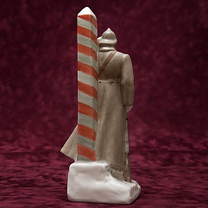 Агитационная Фарфоровая Статуэтка «Пограничник», ЛФЗ СССР -1930-е годы ХХ века.