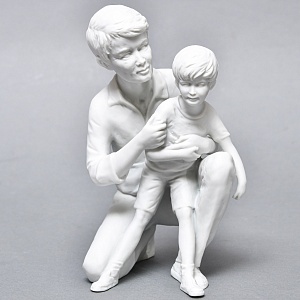 Редкая!!! Коллекционная Фарфоровая Статуэтка «Отец и Сын», Kaiser, Германия -1979 год.