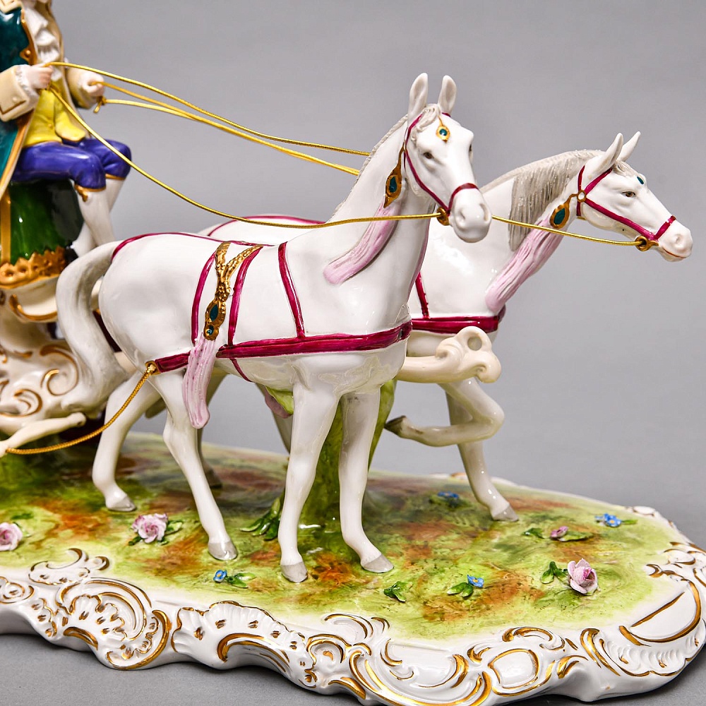 Большая Фарфоровая статуэтка «Карета с влюбленной парой», Scheibe Alsbach Германия, 1925 - 1962 гг. 
