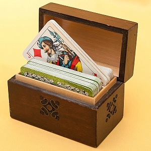 Набор - Винтажные Игральные Карты 2 × 55 карт в деревянной шкатулке, Франция середина ХХ века.