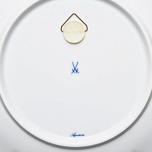 Коллекционная Тарелка - Блюдо «Клейма Мейсенской мануфактуры», Фарфор, MEISSEN Германия.