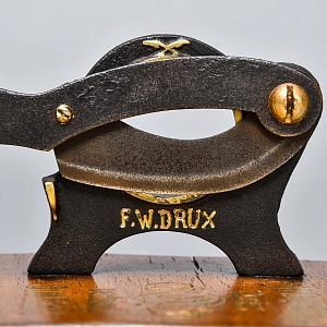 Редкость! Антикварный Настольный Нож - Гильотина для обрезки сигар. Германия начала ХХ века.