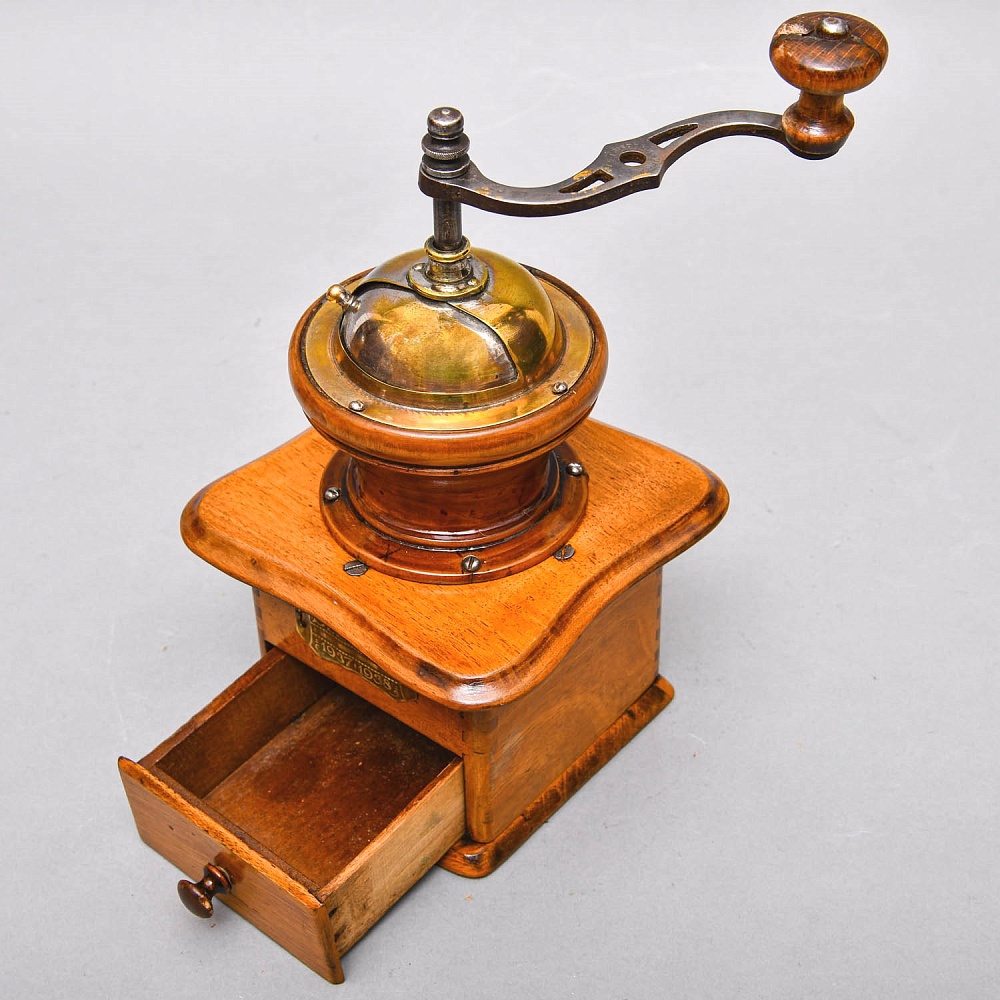 Старинная Ручная Механическая Кофемолка «RuWieL BelastinG», Бельгия -1938 год.