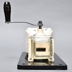 Редкая! Винтажная Настенная Ручная Механическая Кофемолка PeDe, Голландия.