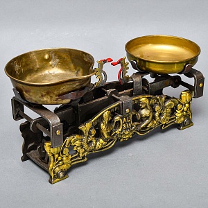 Редкость! Антикварные Чугунные Кухонные Весы на 3 кг., Варшава, Польша-1925 год.