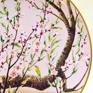 Тарелка - Блюдо «Апрель» - «Воробей - Белоглазка и Цветущая Сакура» Фарфор, Franklin Mint Япония, 1979 год.