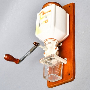 Редкая! Фарфоровая Настенная Ручная Механическая Кофемолка PeDe, Голландия.