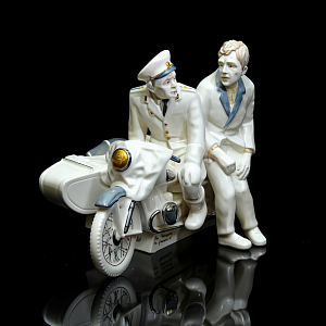 Большая Коллекционная Авторская Статуэтка «Берегись автомобиля», фарфор, Россия.