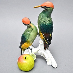 Большая Фарфоровая Статуэтка «Пара птиц - Зелёный Дятел», Карл Энс / Karl Ens, Германия.