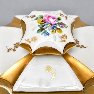 Антикварный Парфюмерный набор - три Флакона и Шкатулка, Limoges Франция, конец XIX - начало ХХ века. 