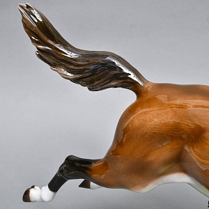 Большая Фарфоровая статуэтка «Бегущий конь. Арабский жеребец», ROSENTHAL Германия. 