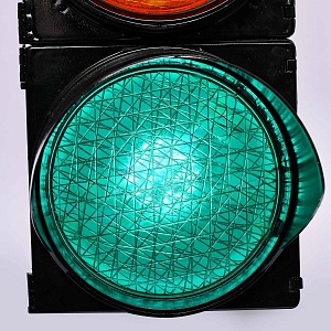 Легендарный «Уличный Светофор» родом из СССР - образца 1974 года.