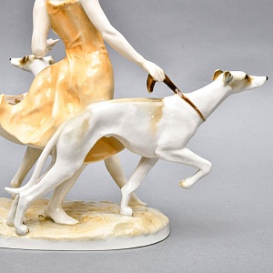 Коллекционная Фарфоровая статуэтка «Девушка с собаками - левретками», Hutschenreuther Германия.