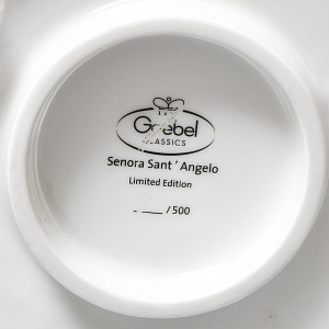 Большая Коллекционная Фарфоровая статуэтка «Сеньора Сант Анжело», GOEBEL Германия. 