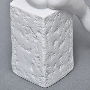 Коллекционная Фарфоровая статуэтка «Девушка, Знак Зодиака - Весы», Royal Copenhagen Дания.