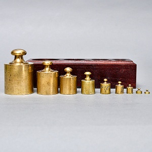 Набор Гирь для Аптекарских или Кухонных Весов от 1 гр. до 500 гр. Англия начало ХХ века.