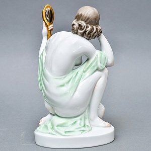 Коллекционная Фарфоровая статуэтка «Обнаженная девушка с зеркалом», HEREND Венгрия.