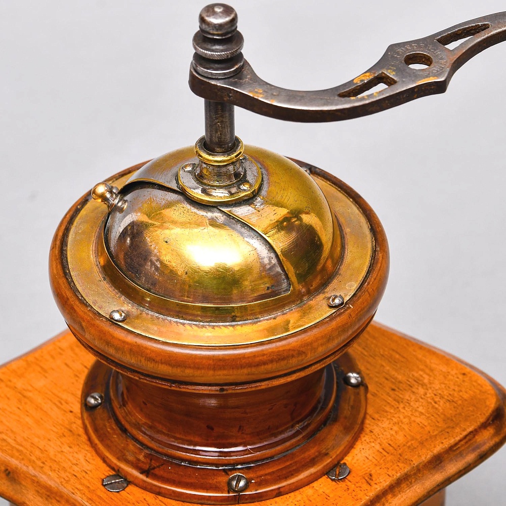 Старинная Ручная Механическая Кофемолка «RuWieL BelastinG», Бельгия -1938 год.
