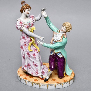 Антикварная статуэтка «Дама с кавалером. Приглашение на танец», Фарфор Muller & Co, Германия, 1907 - 1949 гг. 