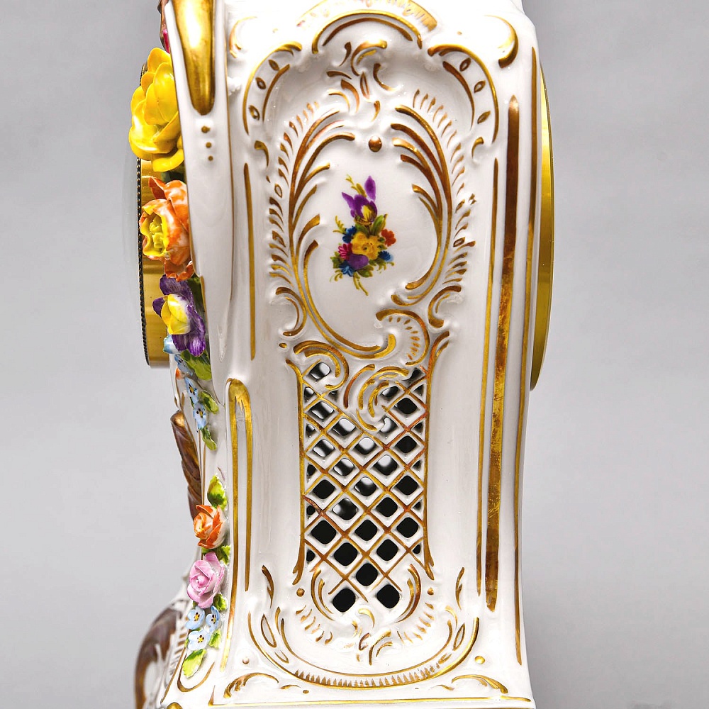 Большие Каминные Механические Фарфоровые Часы с боем «Букет из Роз», Franz Hermle & Sohn Германия 50 гг.