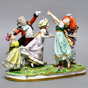 Большая Антикварная Статуэтка «Детские забавы - Ручеек», фарфор Scheibe - Alsbach, Германия.