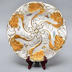 Коллекционное Блюдо - Тарелка «ЦВЕТЫ И ЛИСТЬЯ», Фарфор MEISSEN Германия, первая половина ХХ века. 