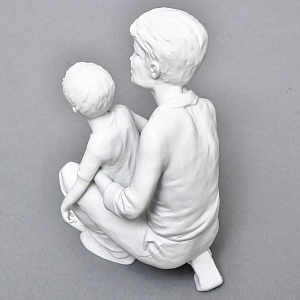 Редкая!!! Коллекционная Фарфоровая Статуэтка «Отец и Сын», Kaiser, Германия -1979 год.