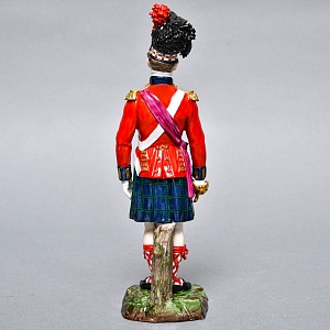 Коллекционная Фарфоровая статуэтка «Солдаты Британской армии. Черный Дозор», SITZENDORF Германия. 